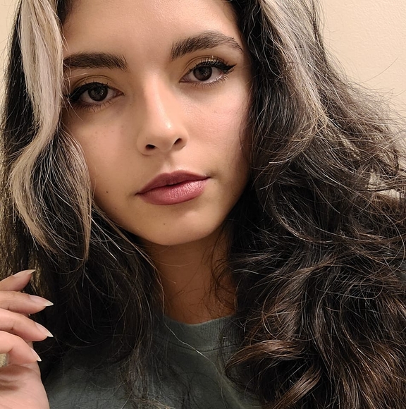 Meet your Posher, Alex - Picture 1 of 1